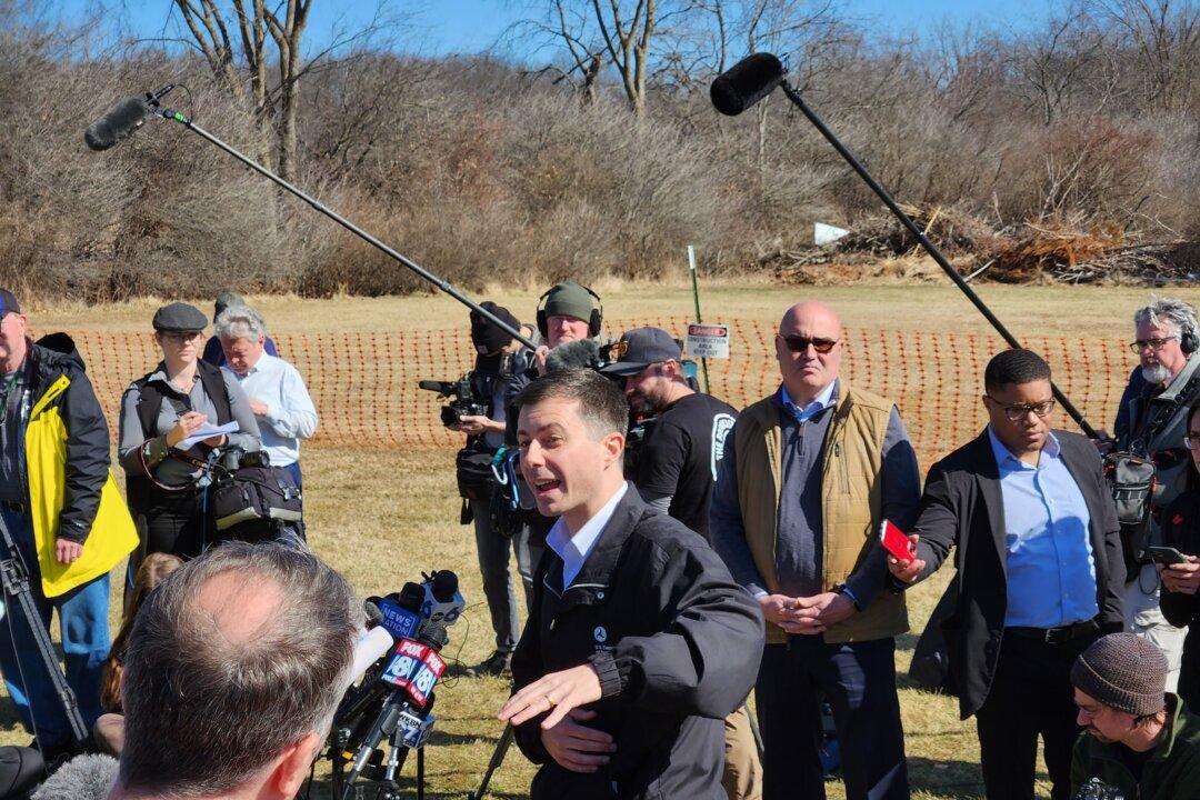Buttigieg Vows to ‘Raise the Bar’ on Rail Safety in Visit to Ohio Derailment Site, Admits He Took Too Long to Respond