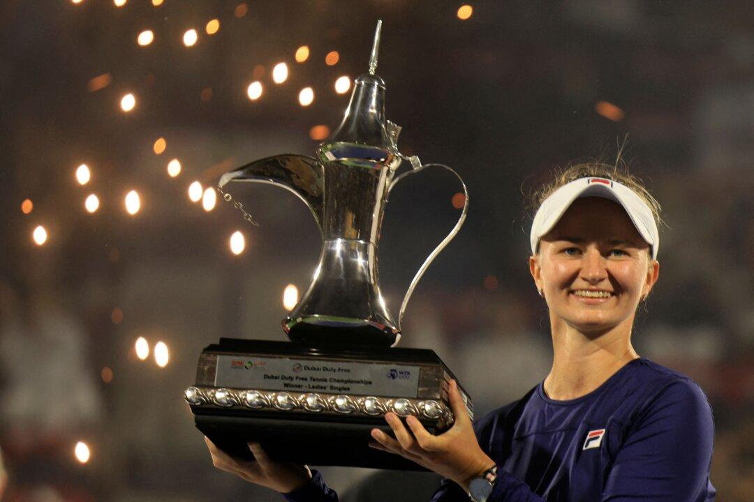 Krejcikova Stuns Top-Ranked Swiatek to Claim Dubai Crown