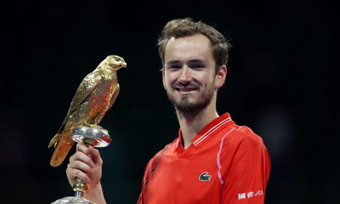 Medvedev Downs Murray to Claim Doha Title