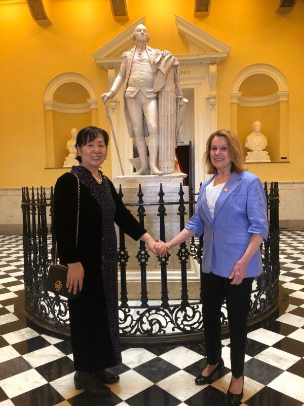Wang Chunyan (L) with Virginia state Del. Kaye Kory (D-Fairfax) at the Capitol Rotunda in Richmond, Va., on Feb. 23, 2023. (Courtesy of Wang Chunyan)