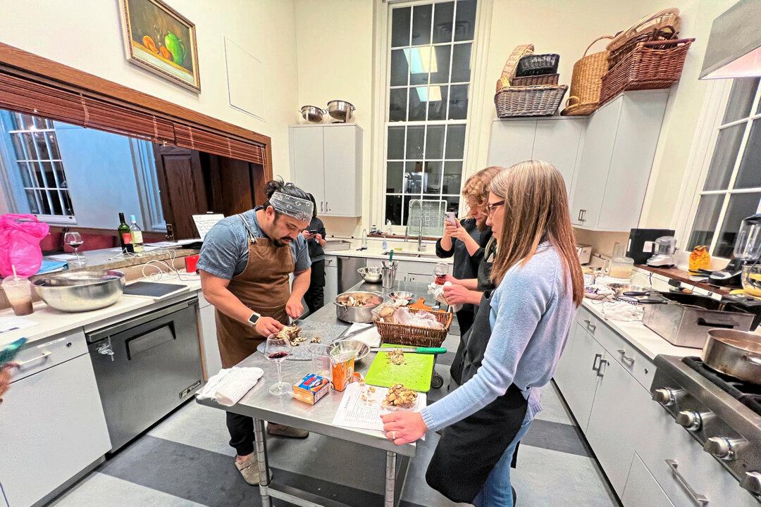 ‘Cook the World’: Sweetwater Chef Introduces Students to Multicultural Cuisines