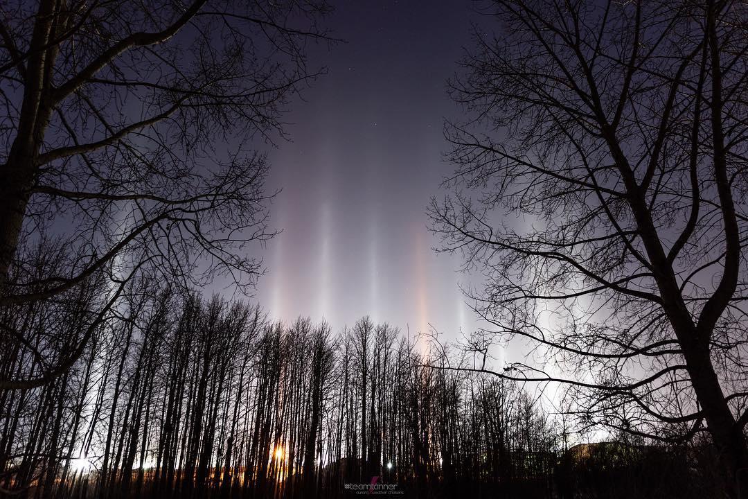 A photo of light pillars taken over central Alberta. (Courtesy of <a href="https://www.instagram.com/dartanner/">Dar Tanner</a>)