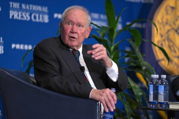 Gilbert M. Grosvenor answers a question at the National Press Club in 2023. (Phil Pasquini/Shutterstock)