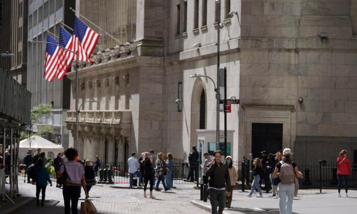 Stock Market Today: Wall Street Slips as Stocks Slump Worldwide