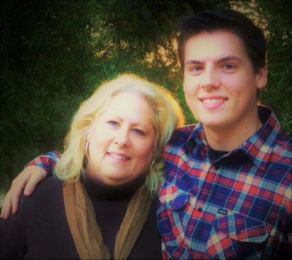 Pamela Smith (L) and her son Jackson Smith, who died in 2016 from a counterfeit Oxycontin laced with fentanyl. (Courtesy of Pamela Smith)