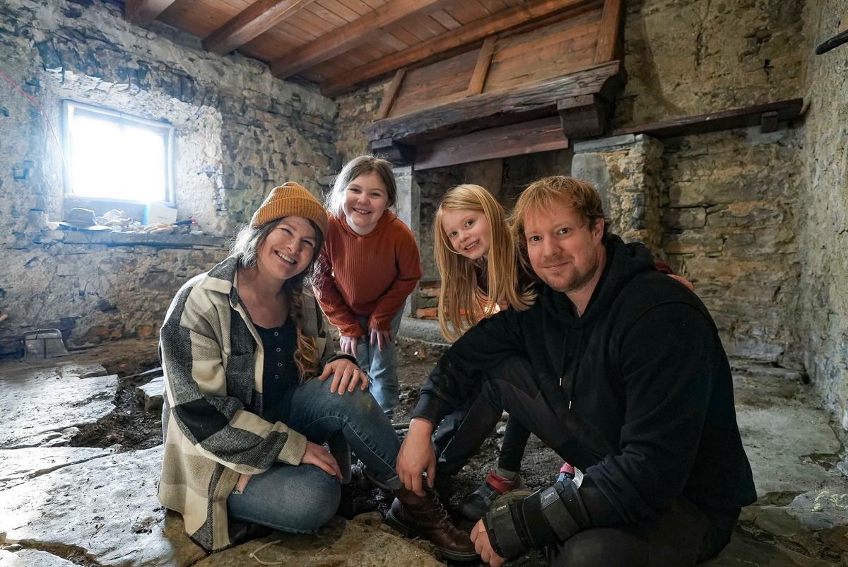 Bradey and Heather Jobson with their kids. (Courtesy of <a href="https://www.youtube.com/c/RaisingVoyagers">Raising Voyagers</a>)
