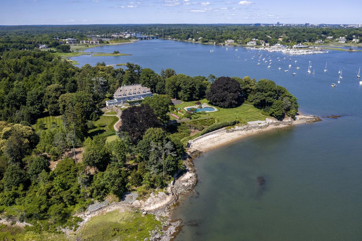 The estate is the largest waterfront property in Greenwich, Connecticut, featuring over a mile of shoreline, a private island, and more than 50 acres of lavish lawns, gardens, and orchards. (Daniel Milstein for Sotheby’s International Realty)