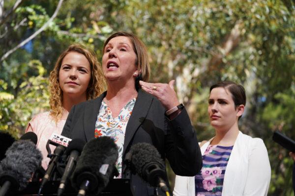 Australian Transport Minister Catherine King (C) speaks at a news conference in Adelaide, Australia, on April 16, 2019. (Stefan Postles/Getty Images)