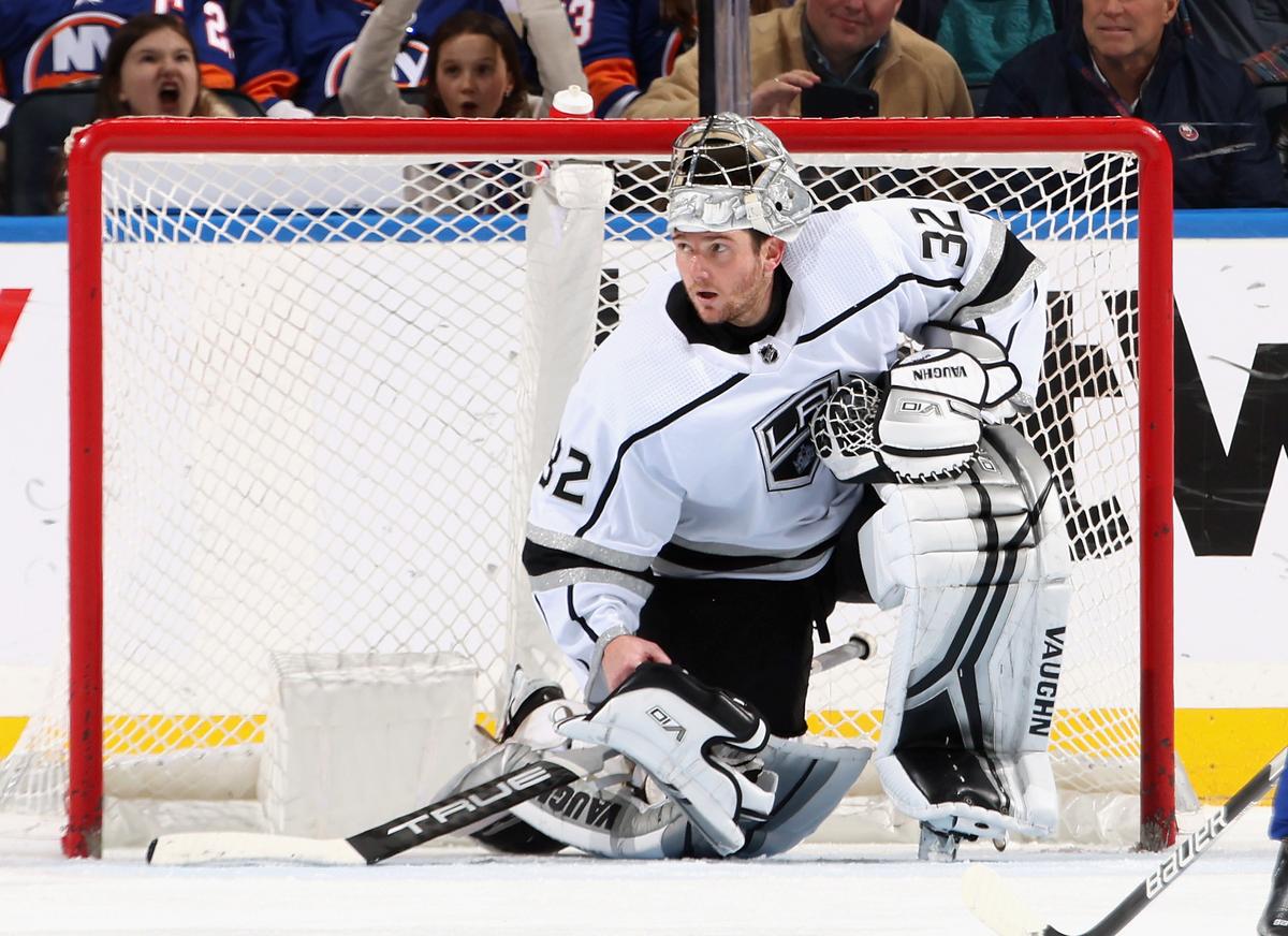 Kings Sending Jonathan Quick to Blue Jackets