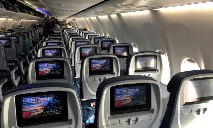 US Court Won’t Require FAA to Make Airplane Seat Size, Spacing Rules