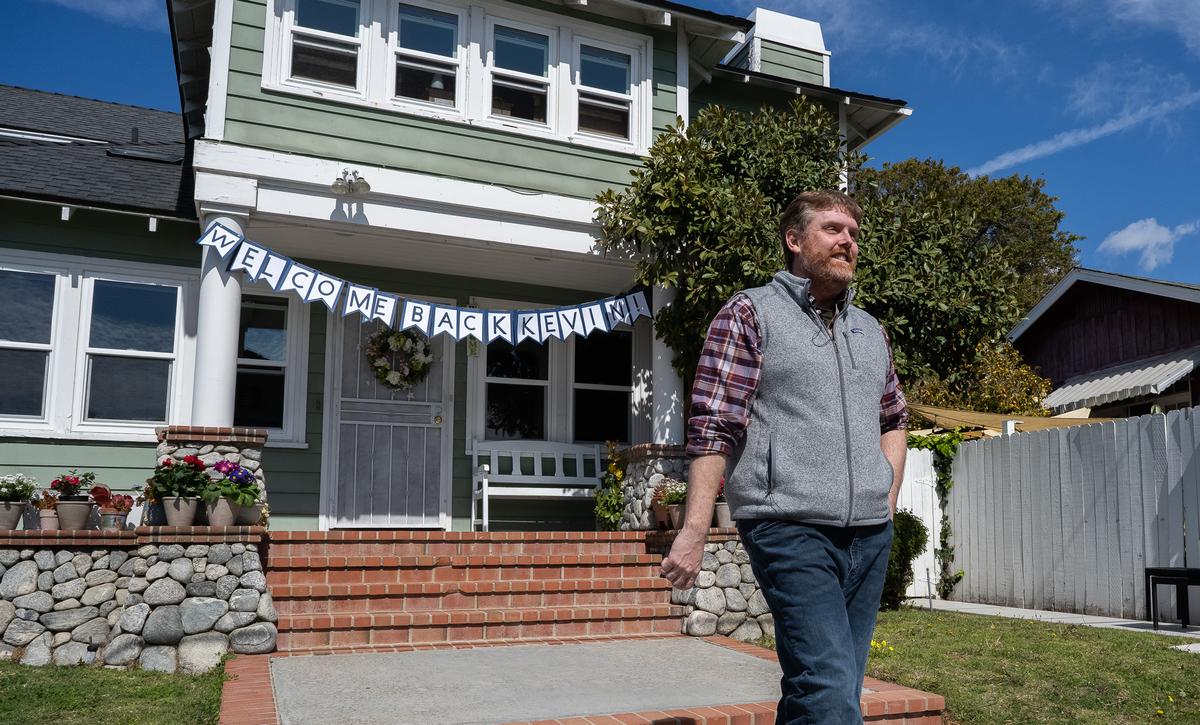 Man Reunites 30 Years Later With Shelter Staff Who Helped Set Him on Right Path
