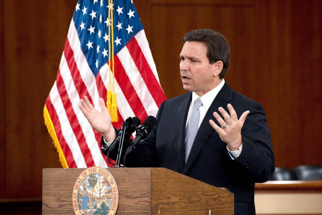 DeSantis Attacks Book-Ban Myths About Florida Schools, Branding Them ‘Hoaxes’