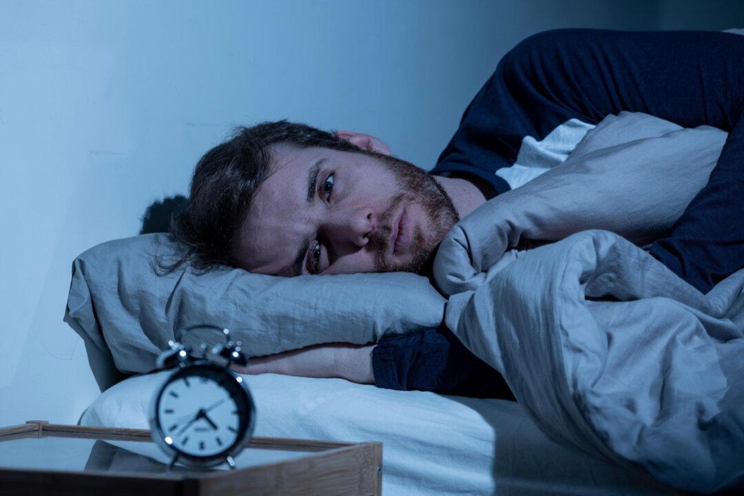 Sleeping Pills Increase the Risk of Dementia, 4 Tips to Treat Insomnia Naturally
