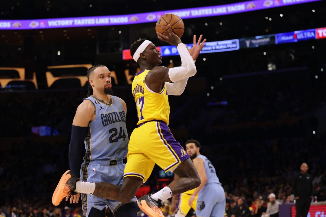 Anthony Davis Leads Lakers Past Grizz Without Ja, 112–103