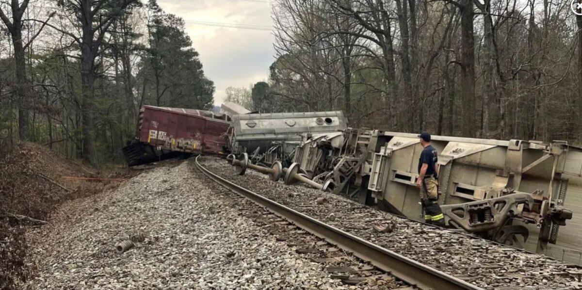A train operated by Norfolk Southern derailed in Calhoun County, Alabama, on March 9, 2023. (Calhoun County Sheriff's Office)