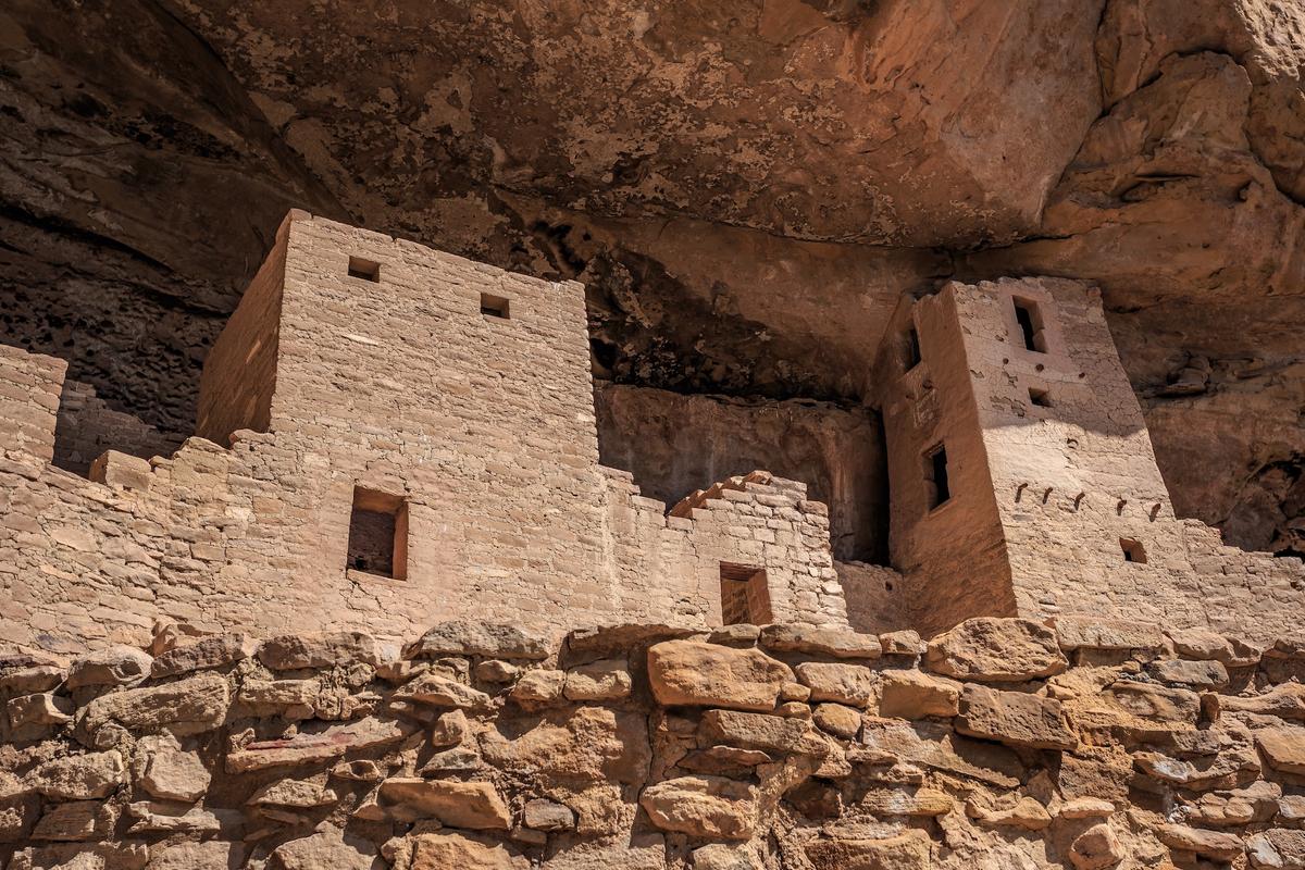The sandstone buildings were well fortified to defend against assaults from below. (Stephen Moehle/Shutterstock)