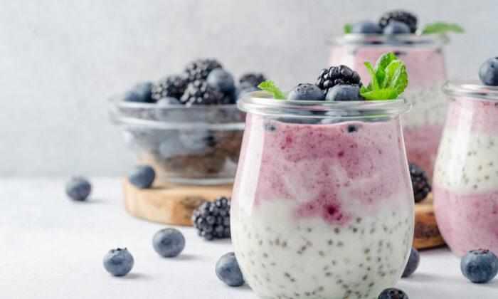 Blackberry and Blueberry Chia Pudding (Recipe)
