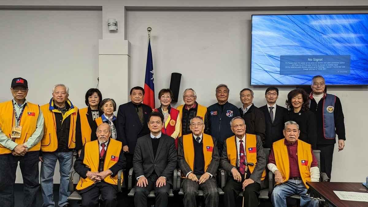 Li Binlun (front row, left) attended the President renewal ceremony of the Los Angeles Glory Fellowship on March 4, 2023. (Emma Hsu/The Epoch Times)