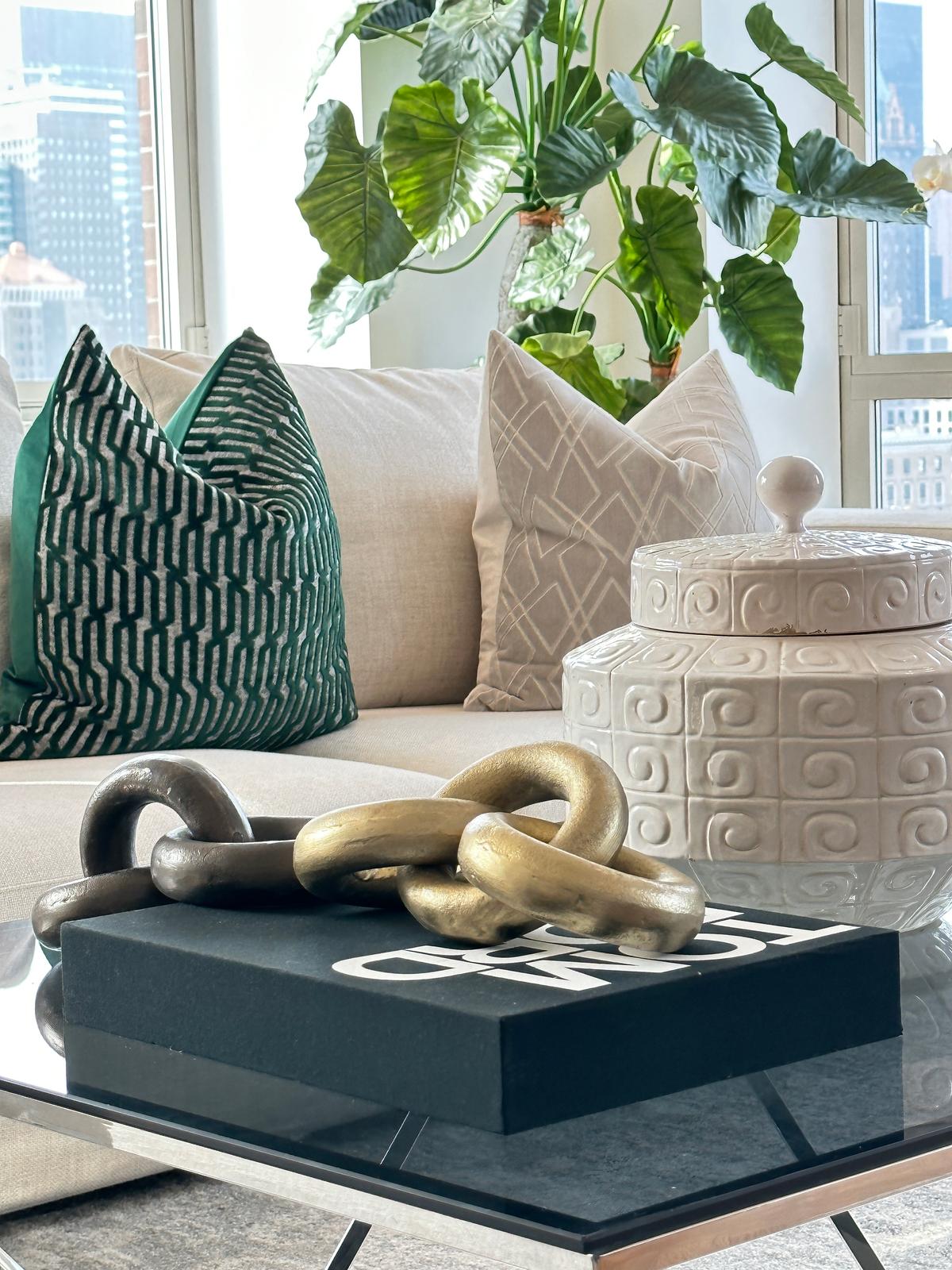 Greenery and other green accents help add a bright, vibrant pop of color. (Handout/TNS)