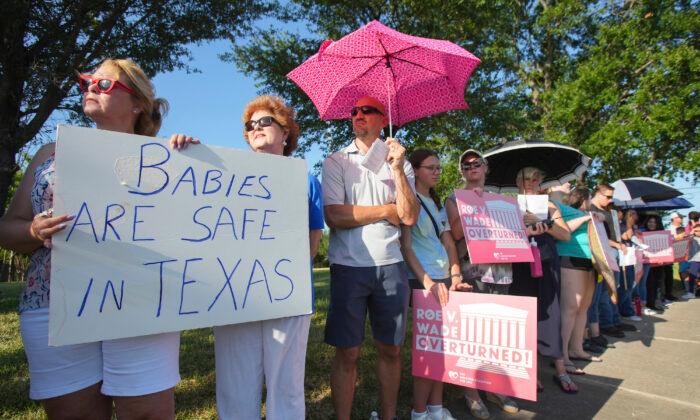 Texas Law Saved Nearly 10,000 Babies From Abortion Over 9-month Period, Study Shows