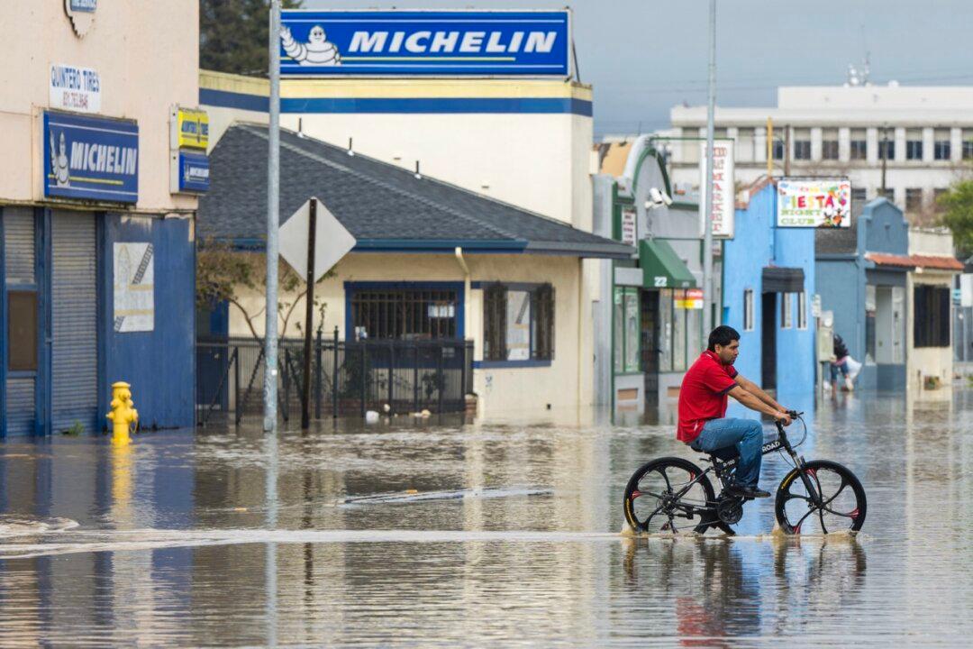 Storm Breaches California River’s Levee, Thousands Evacuate