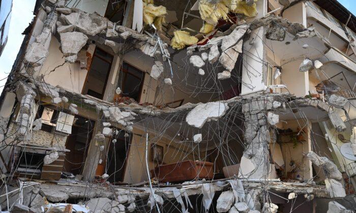 Quake Death Toll Nears 48,000 in Turkey, 6,000 in Syria