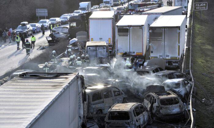 More Than 40 Vehicles Involved in Highway Pileup in Hungary