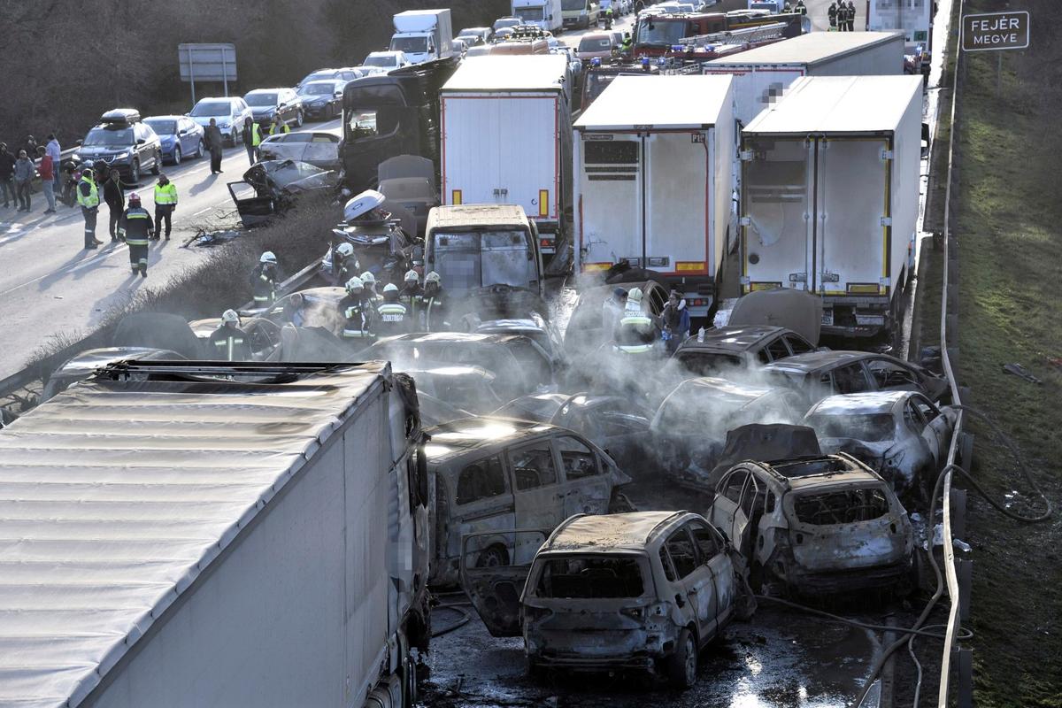 More Than 40 Vehicles Involved in Highway Pileup in Hungary