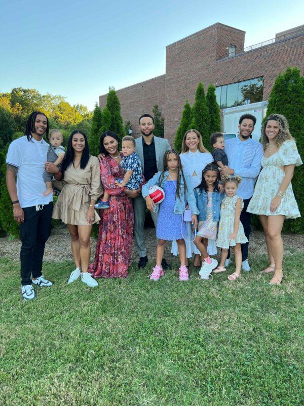 Curry with her children and grandchildren. (Courtesy of Sonya Curry)
