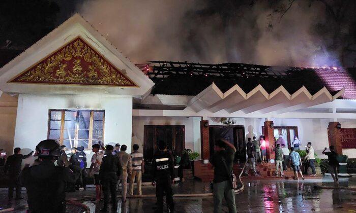 Fire Damages Part of Cambodian King’s Residence Near Temple