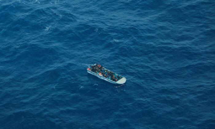 30 Migrants Missing in Shipwreck Off Libya