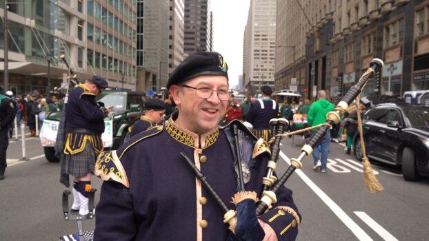 Mickey Maloney, the lead Piper of The Second Street Irish Society Pipes and Drums, at Philadelphia St. Patrick’s Day Parade on March 12, 2023. (William Huang/The Epoch Times)