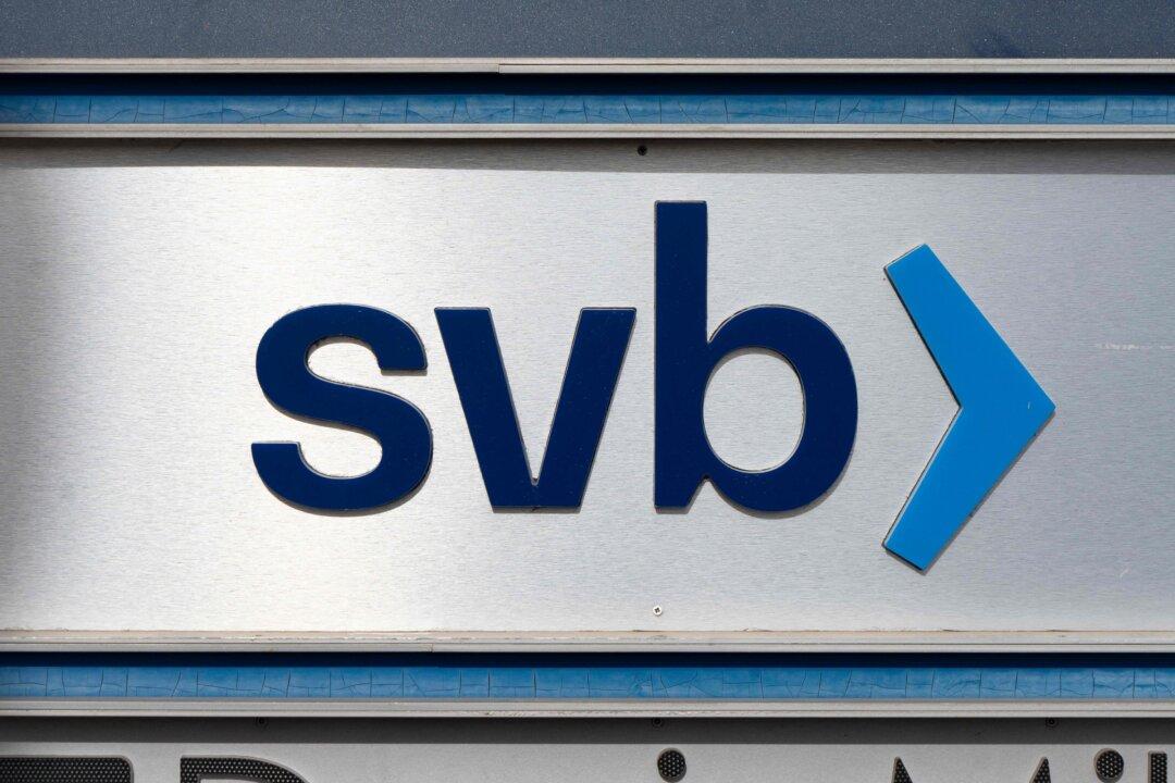 Rep. Mike Flood Calls for Answers on SVB Bank Collapse Before Jumping to New Regulations
