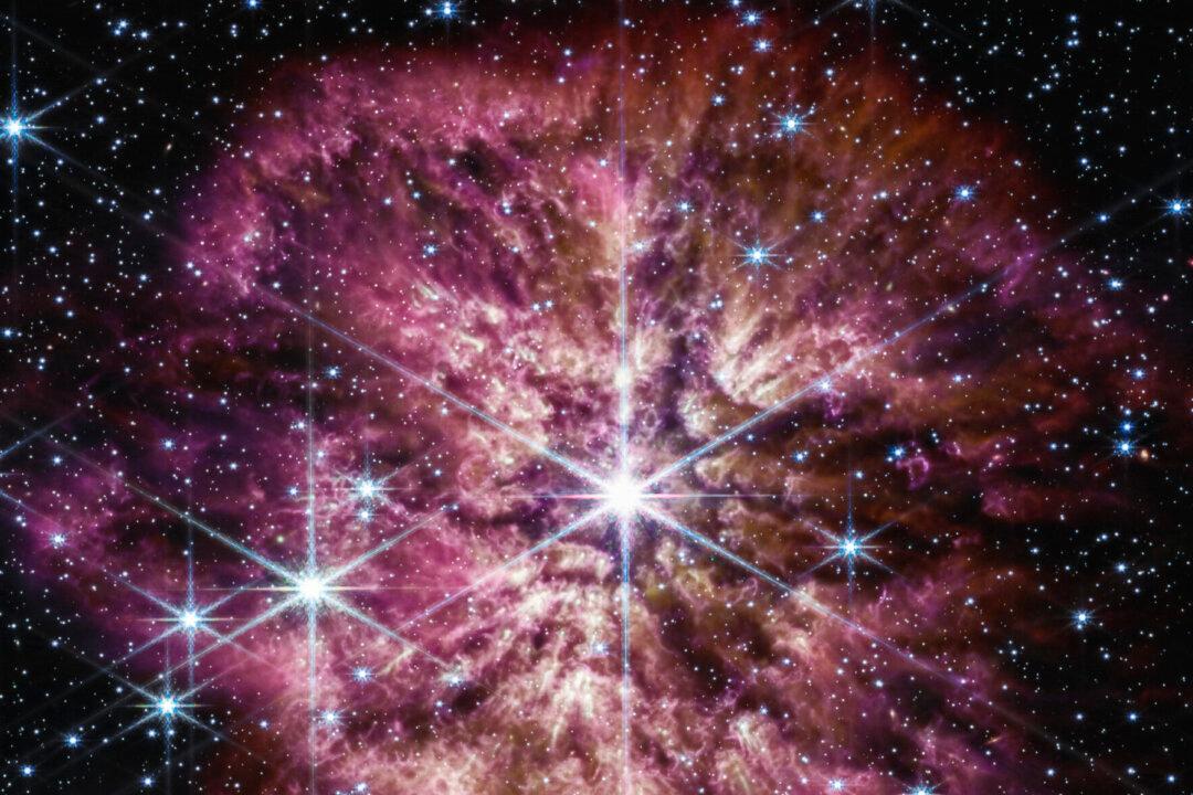 NASA Webb Telescope Captures Star on Cusp of Death