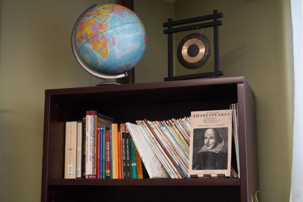 A book of Shakespeare's works at the Northern Schoolhouse in Middletown, N.Y., on Feb. 13, 2023. (Cara Ding/The Epoch Times)