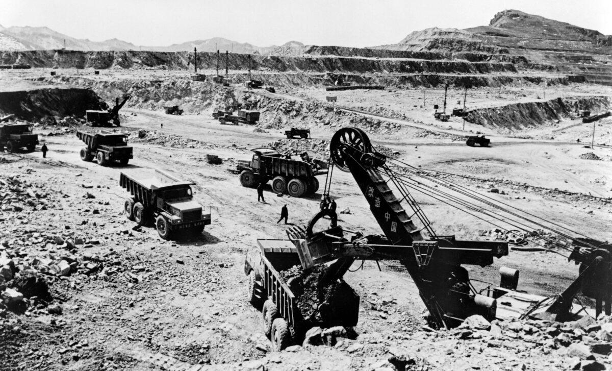 Steelworks of Benxi on April 6, 1972. (-/XINHUA/AFP via Getty Images)