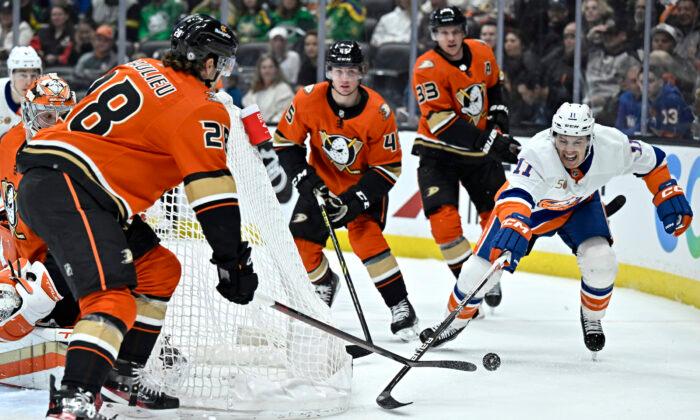 Palmieri, Nelson Lead Islanders’ 6–3 Rout of Anaheim Ducks