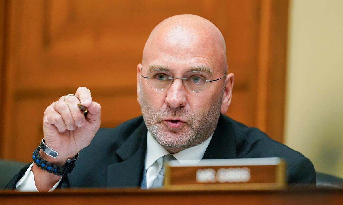 Republicans, Democrats Trade Barbs Over Border Field Hearing