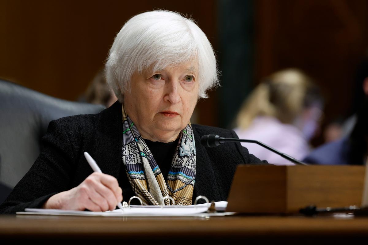 Not All Uninsured Deposits Will Be Government-Protected in Future Bank Failures: Yellen