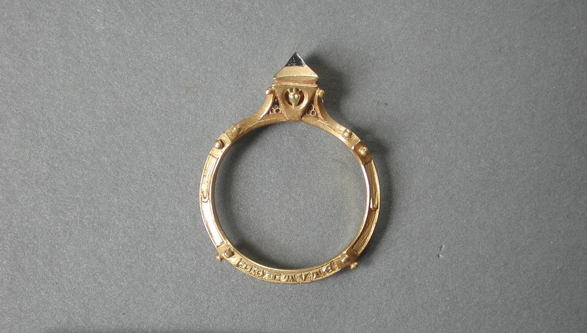 Gold ring, attributed to the 14th-century King Edward III, was discovered in Delamere Forest in Cheshire, U.K. (<a href="https://commons.wikimedia.org/wiki/File:Medieval_gold_finger_ring_%282%29.jpg">Portable Antiquities Scheme</a>/<a href="https://creativecommons.org/licenses/by/2.0/deed.en">CC BY 2.0</a>)