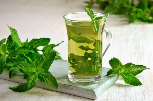 Mint tea is an easy herbal remedy. (Fortyforks/Shutterstock)