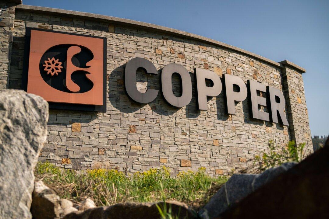 2 Illinois Teens Dead After Sledding at Colorado Ski Resort