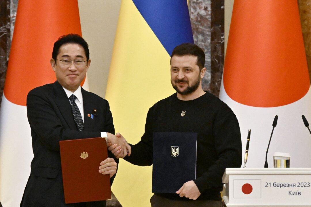 Japanese Prime Minister Kishida Makes Surprise Visit to Ukraine, Meets Zelenskyy