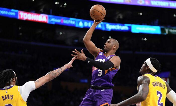 Lakers Charge to Skid-Snapping Win Over Suns, 122–111
