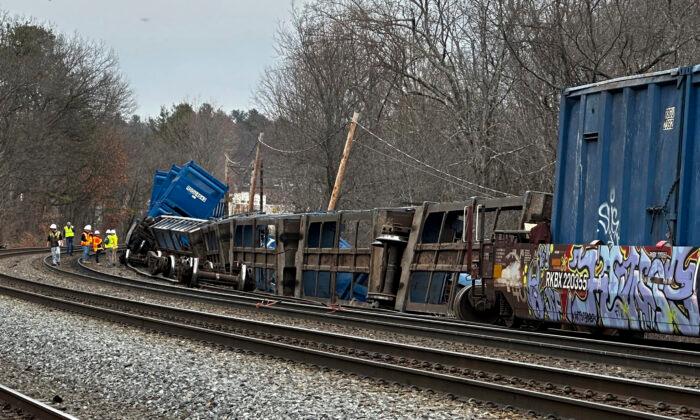 Massachusetts Train Derails, No Hazardous Cargo Reported
