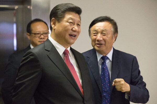 Chinese President Xi Jinping (L) is shown around the offices of Chinese tech firm Huawei technologies by its President Ren Zhengfei in London during his state visit on Oct. 21, 2015. (Matthew Lloyd/AFP via Getty Images)