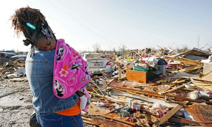 Tornadoes Kill at Least 26 in the South