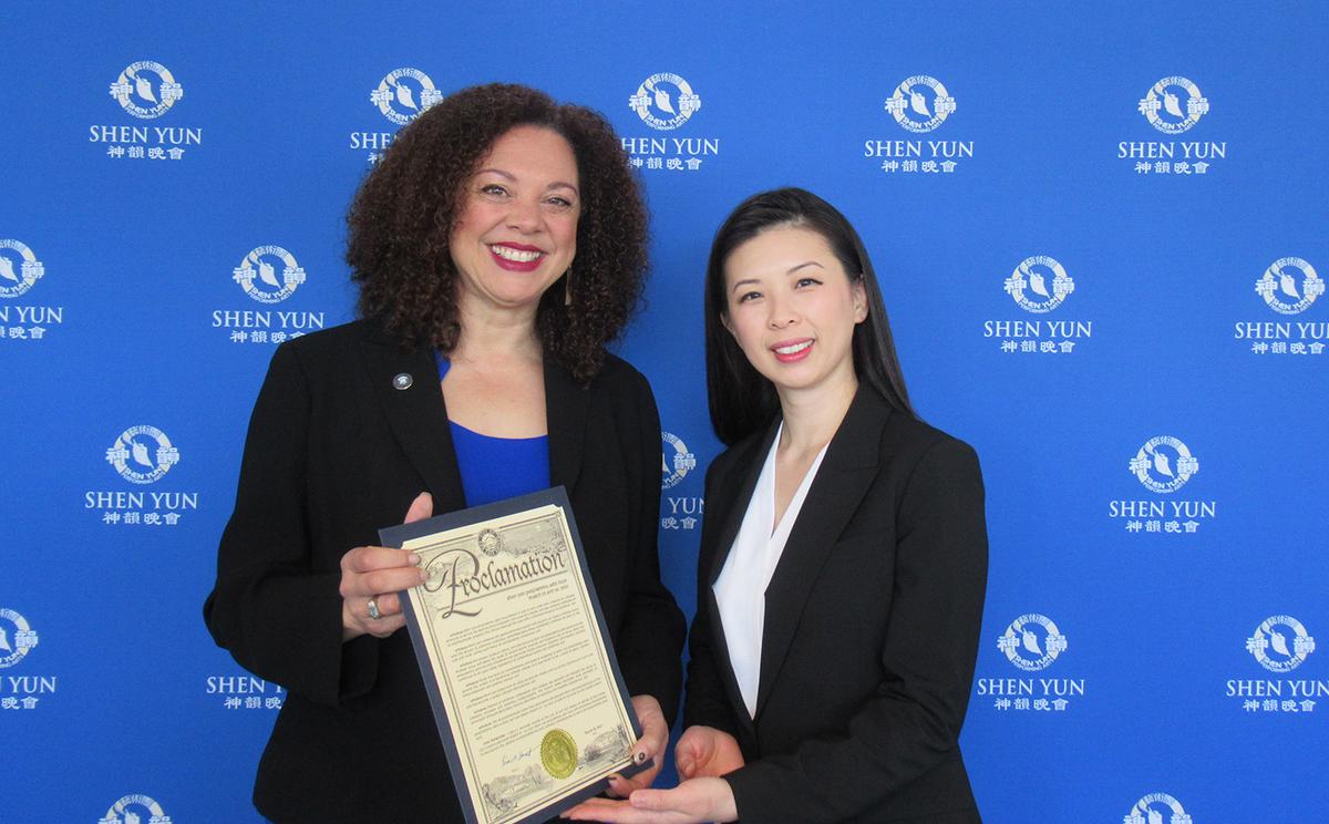 Mayor Welcomes Shen Yun and Says Her City Is Lucky ‘To Be Able to See Such an Amazing Production’