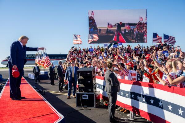 Former U.S. President Donald Trump arrives during a rally at the Waco Regional Airport on March 25, 2023, in Waco, Texas. (Brandon Bell/Getty Images)