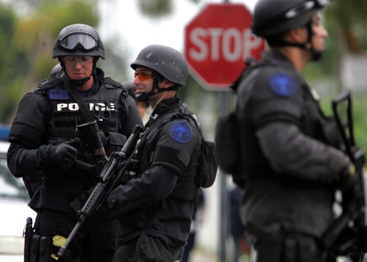Hermosa Beach Barricade Ends With Discovery of Deceased Person in Garage